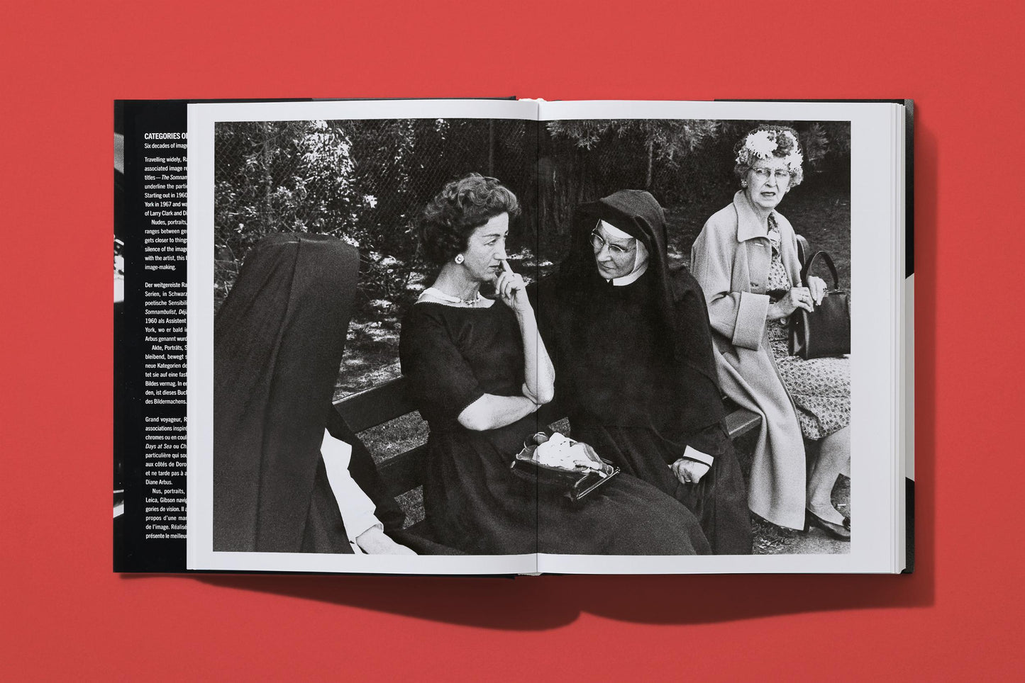 Ralph Gibson. Photographs 1960–2024. Art Edition No. 101–200 ‘Untitled, Sardegna, 1980’ (German, French, English)