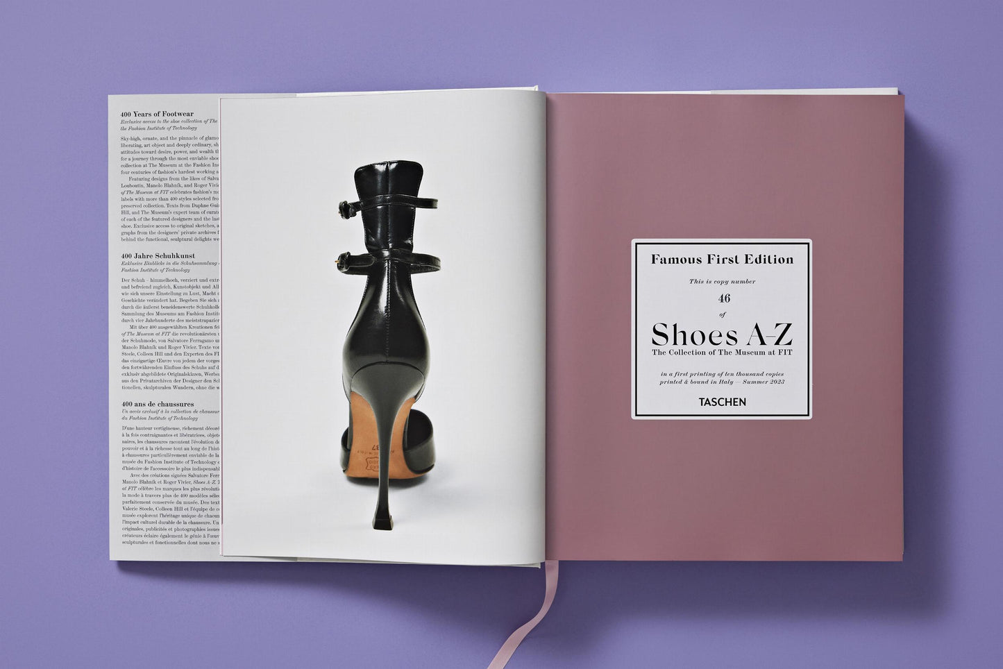 Shoes A–Z. The Collection of The Museum at FIT (German, French, English)