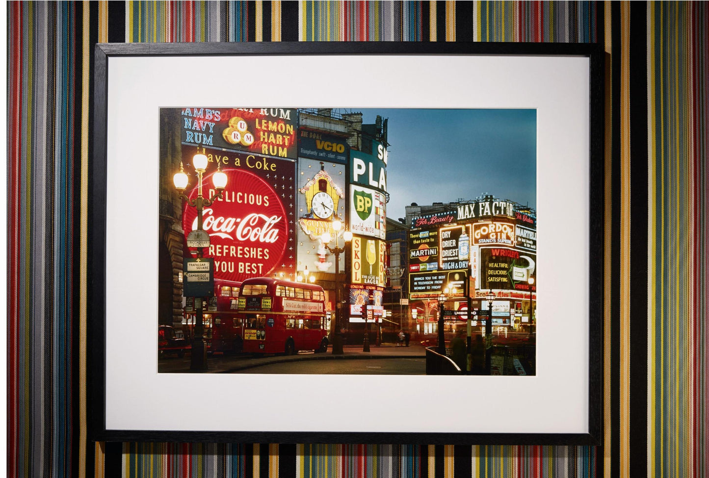 London. Portrait of a City, Paul Smith Edition No. 1–500 ‘Piccadilly Circus’ (German, French, English) (SA)