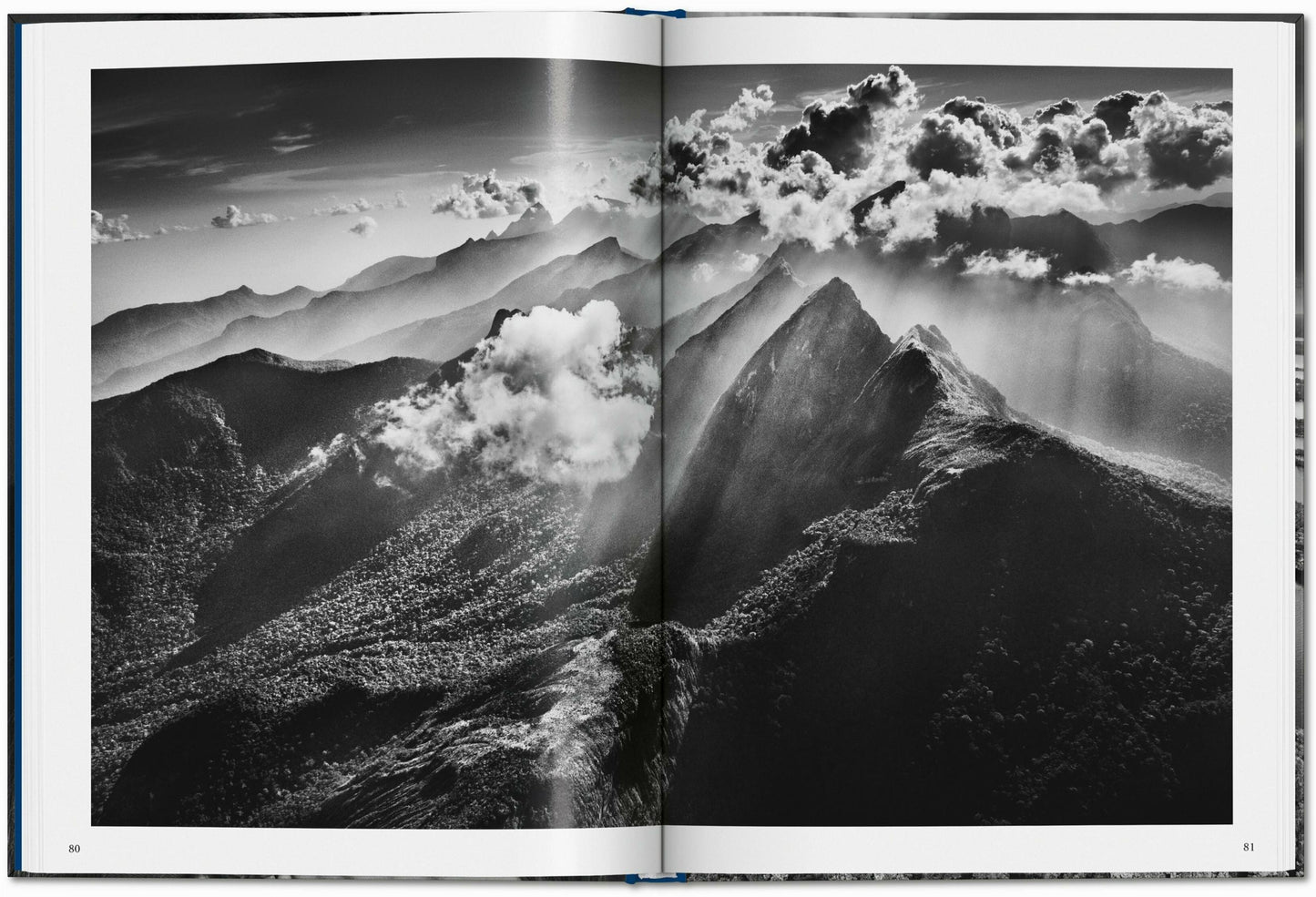 Sebastião Salgado. Amazônia (French)