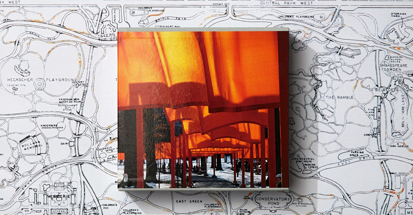 Christo and Jeanne-Claude. The Gates (English)