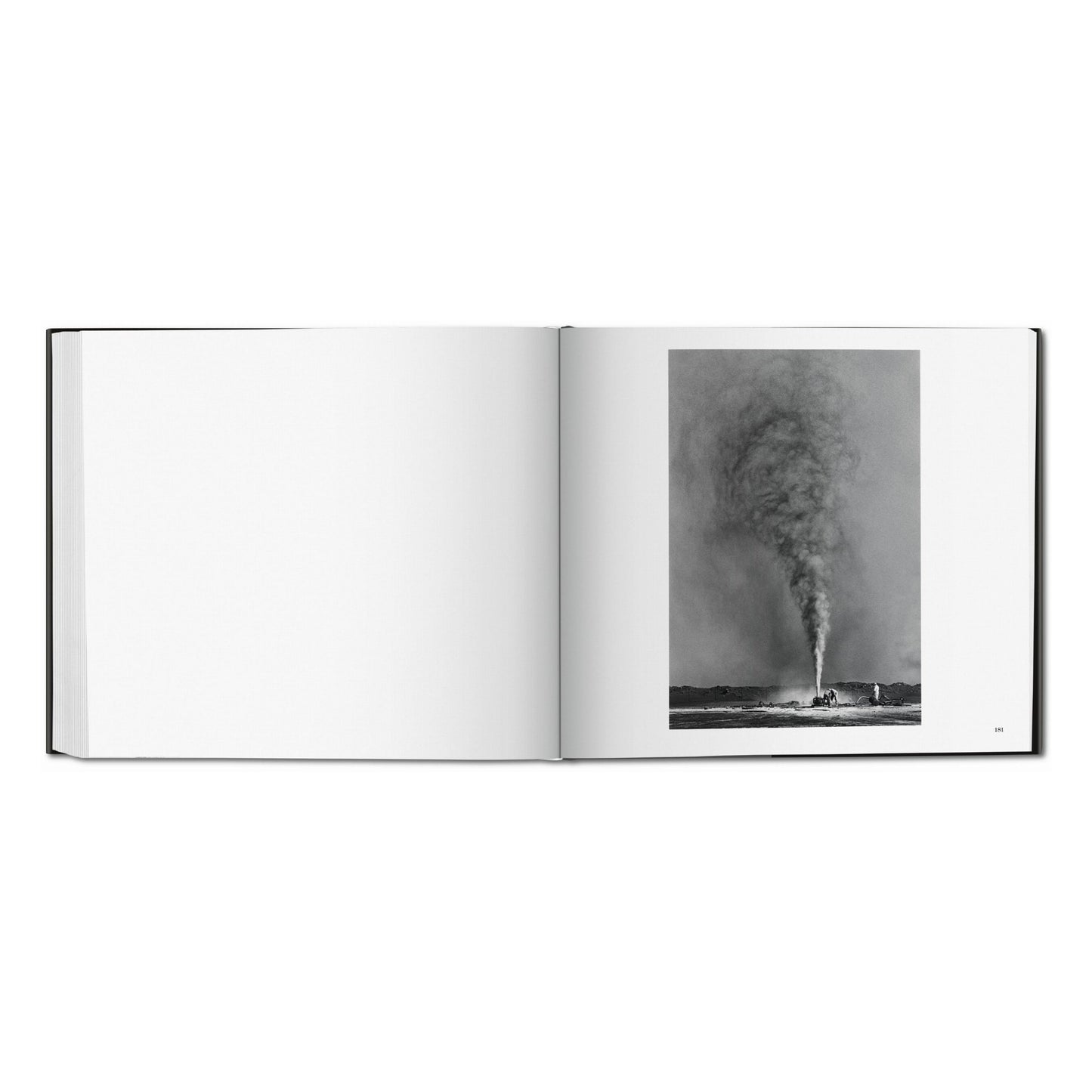 Sebastião Salgado. Kuwait. A Desert on Fire (Spanish, Italian, Portuguese)