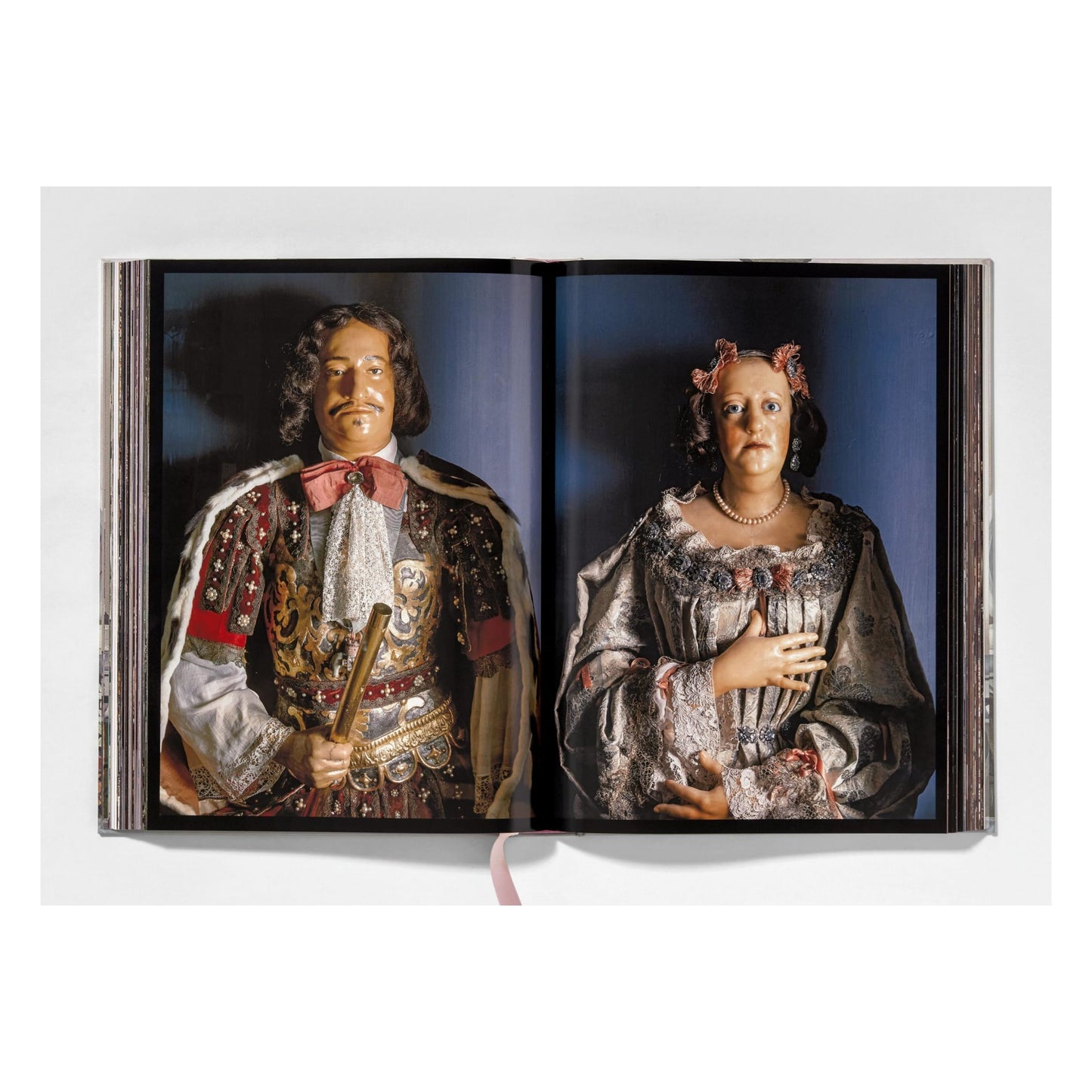 Massimo Listri. Cabinet of Curiosities (German, French, English)