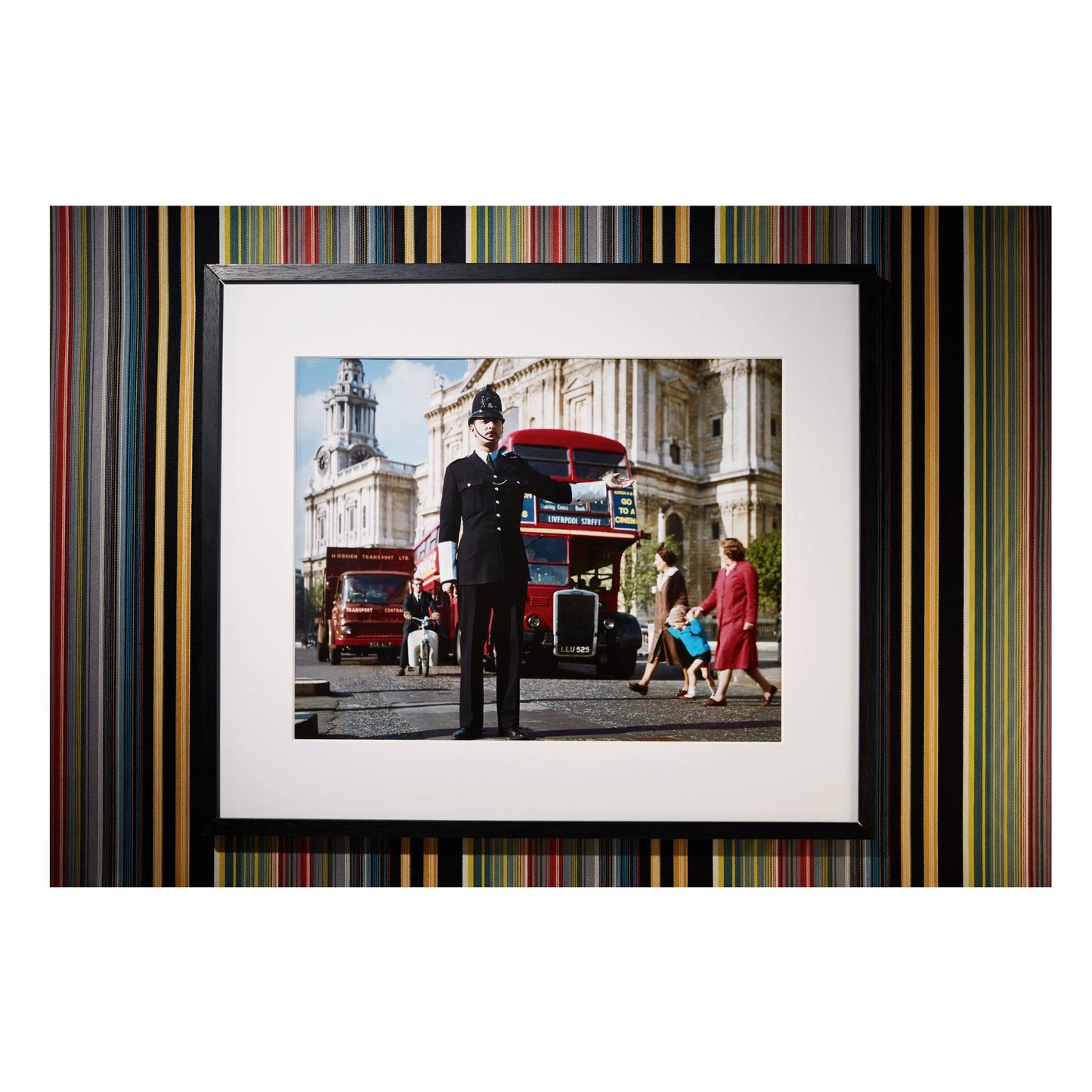 London. Portrait of a City, Paul Smith Edition No. 501–1,000 ‘Traffic Policeman’ (German, French, English) (SA)