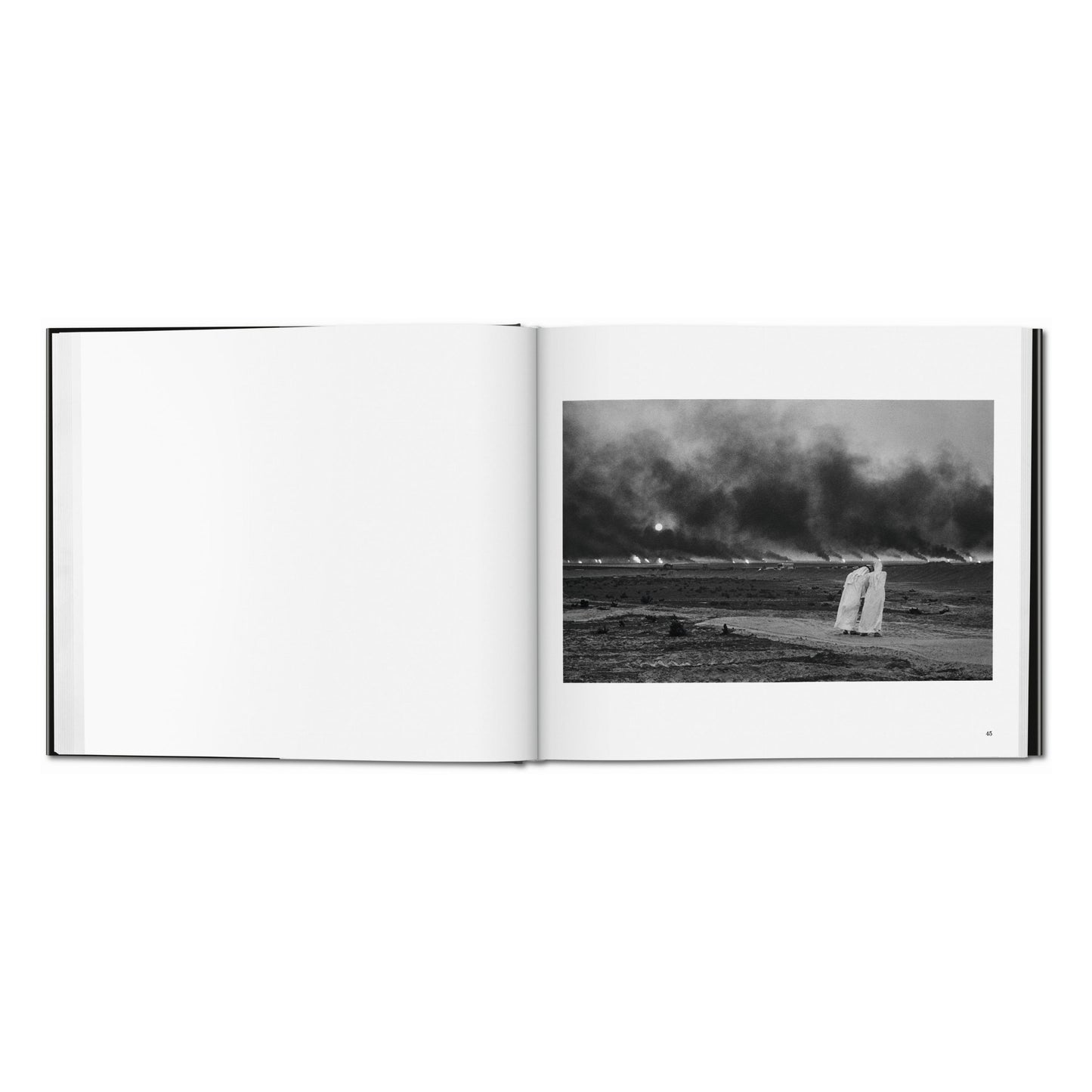 Sebastião Salgado. Kuwait. A Desert on Fire (Spanish, Italian, Portuguese)
