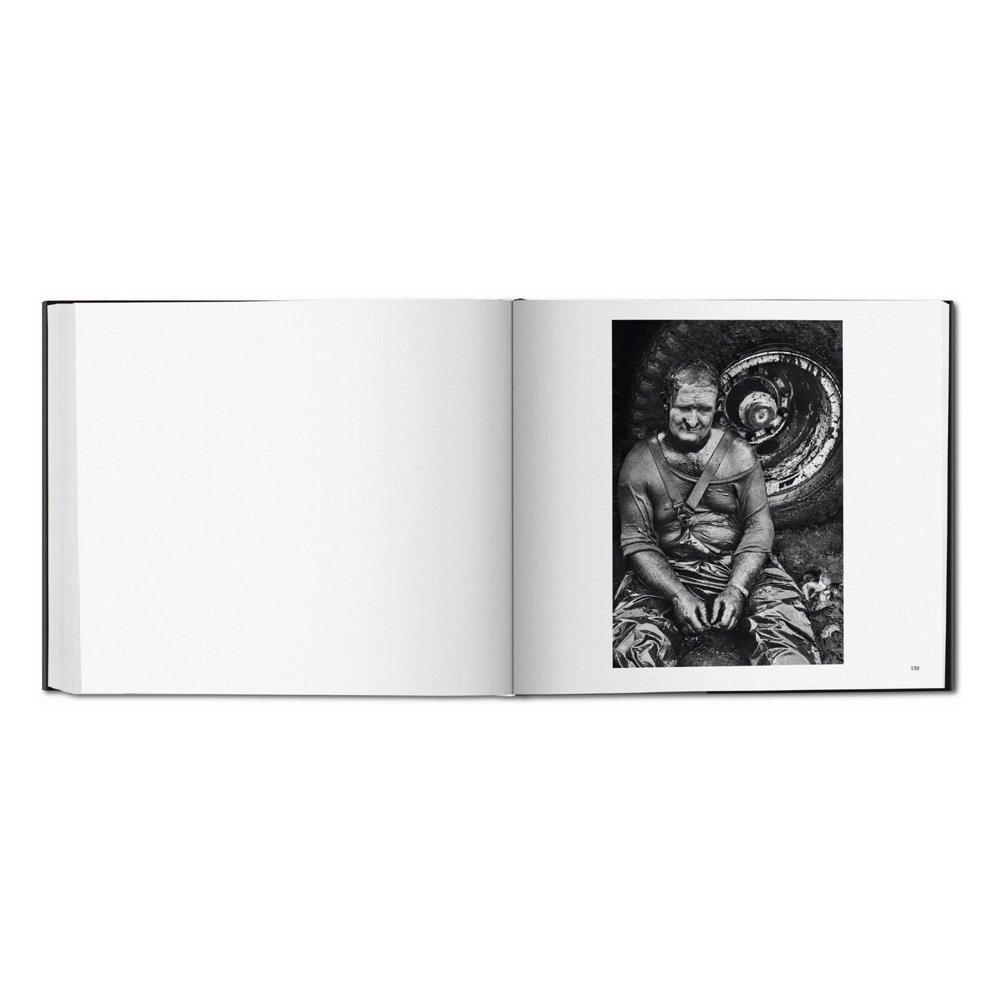 Sebastião Salgado. Kuwait. A Desert on Fire (Spanish, Italian, Portuguese)