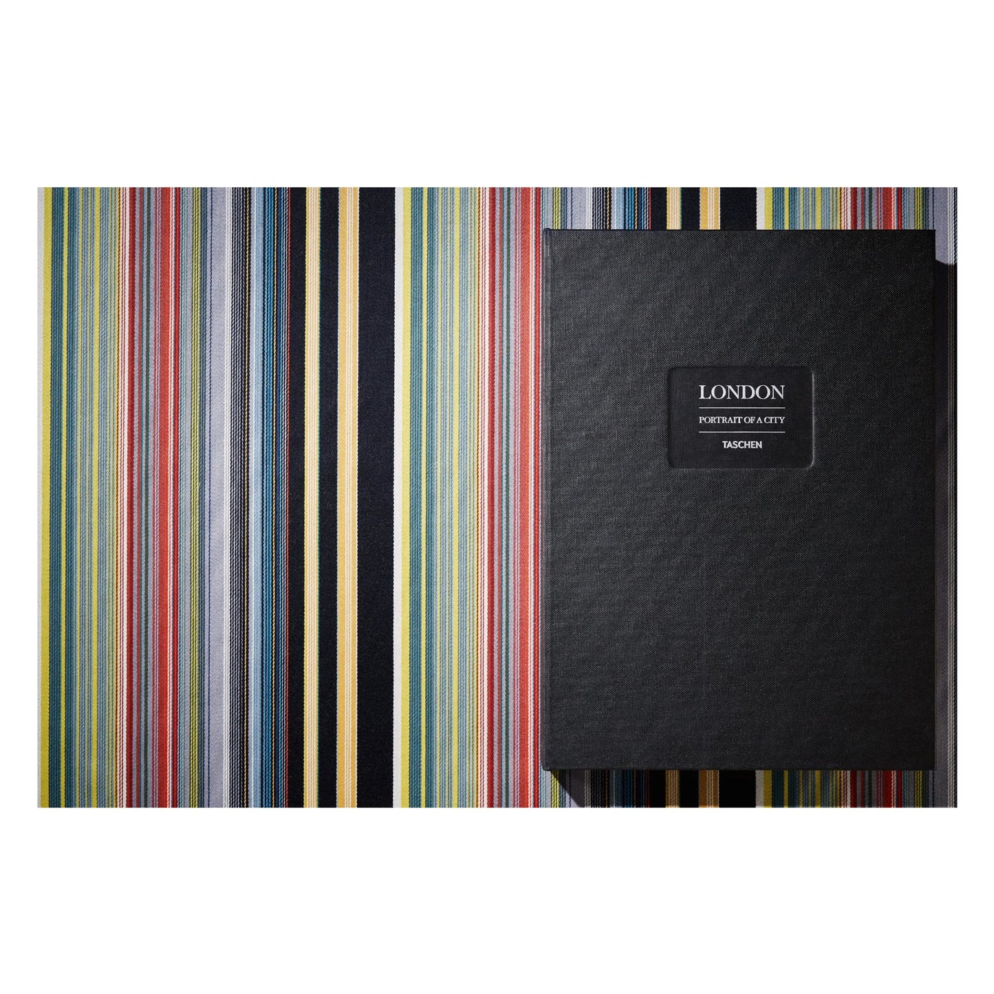 London. Portrait of a City, Paul Smith Edition No. 501–1,000 ‘Traffic Policeman’ (German, French, English)