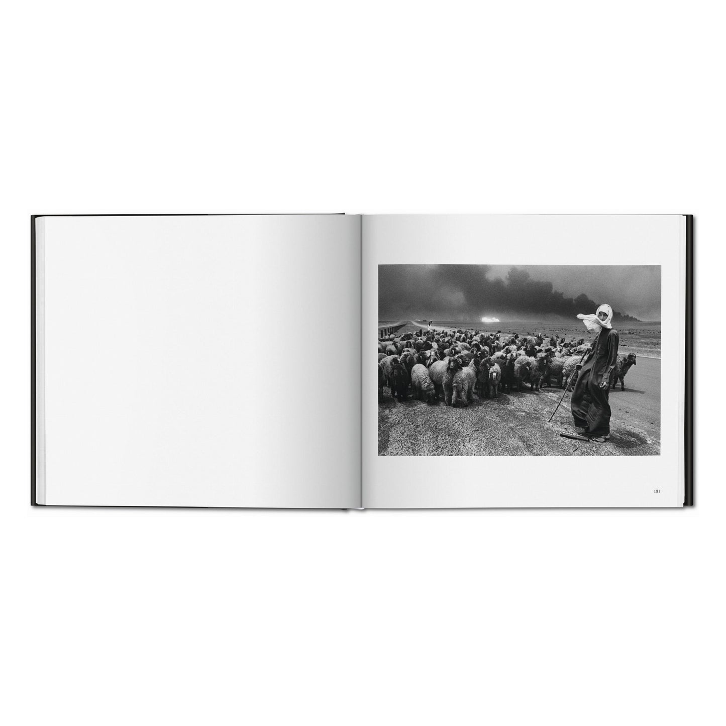 Sebastião Salgado. Kuwait. A Desert on Fire (Spanish, Italian, Portuguese)