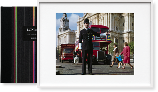 London. Portrait of a City, Paul Smith Edition No. 501–1,000 ‘Traffic Policeman’ (German, French, English) (SA)