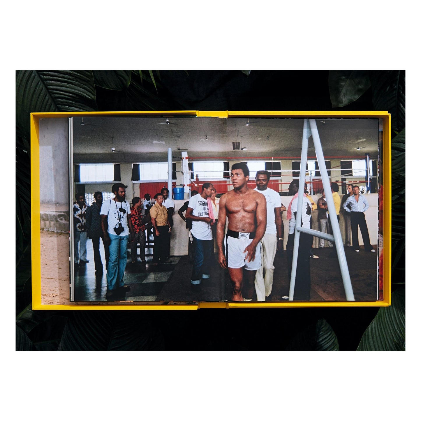 Norman Mailer. N.Leifer. H.Bingham. The Fight, Art Edition No. 1–125, Neil Leifer ‘Ali vs. Foreman – Ali Glaring at Foreman’ (English) (SA)