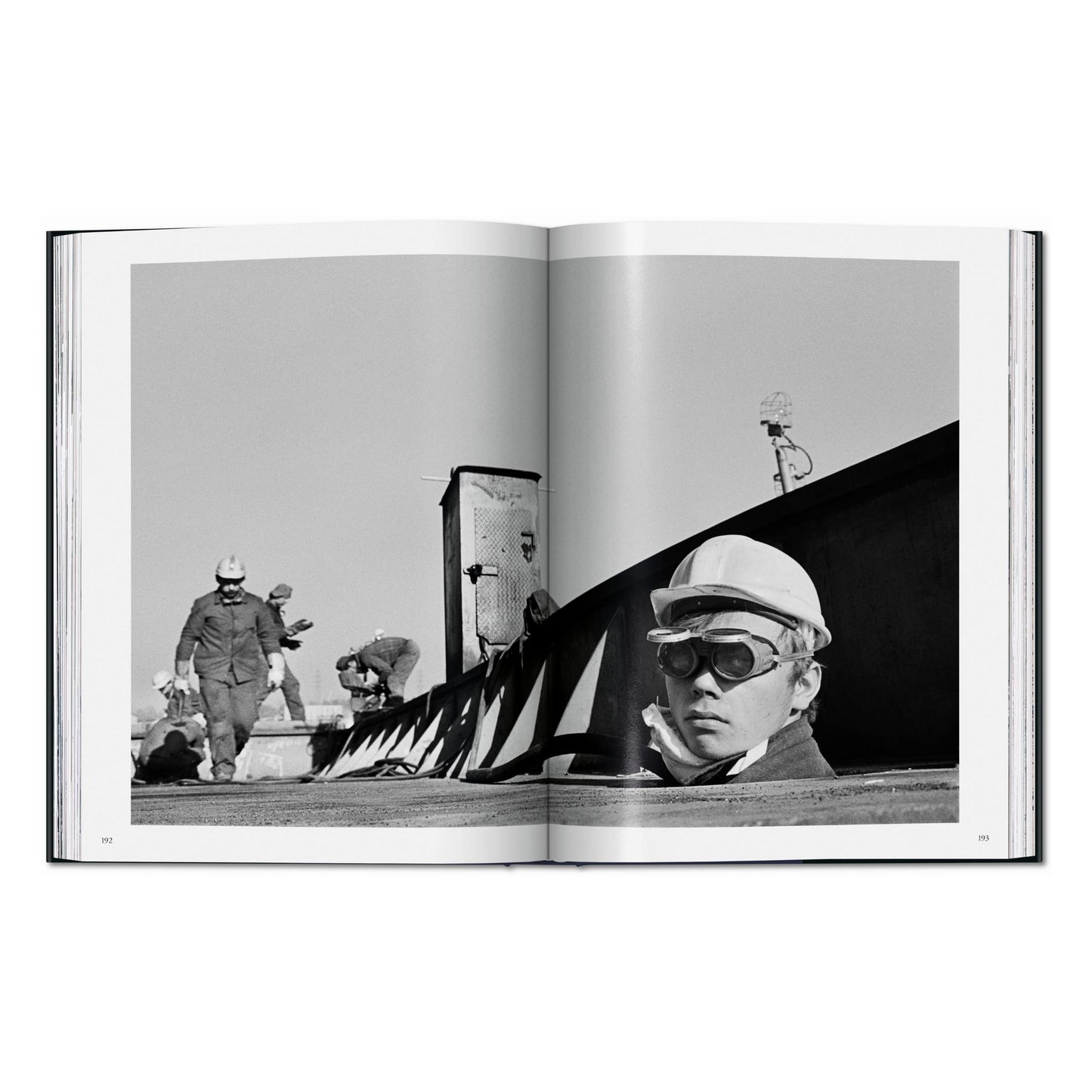 Sebastião Salgado. Trabajadores. Una arqueología de la era industrial (Spanish)
