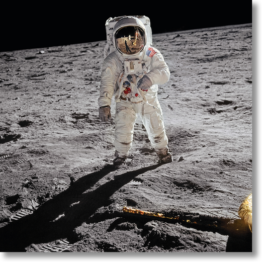 Aldrin, Apollo 11, Ed. of 475, A Man on the Moon (AP)