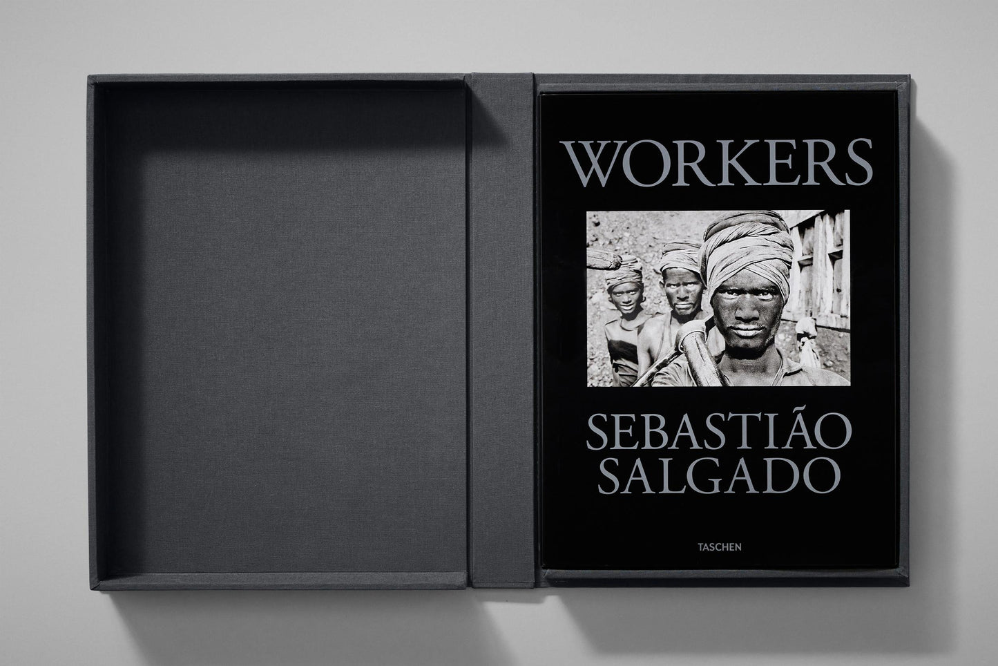 Sebastião Salgado. Workers. Art Edition No. 1–100 ‘Fishermen, Trapani, Italy, 1991’ (English) (SA)