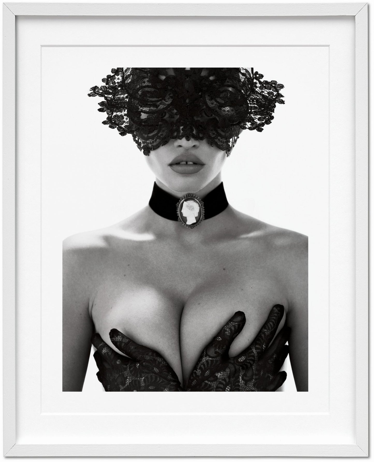 Mert Alas and Marcus Piggott. Art Edition No. 1–125 ‘Lara Stone’ (German, French, English)