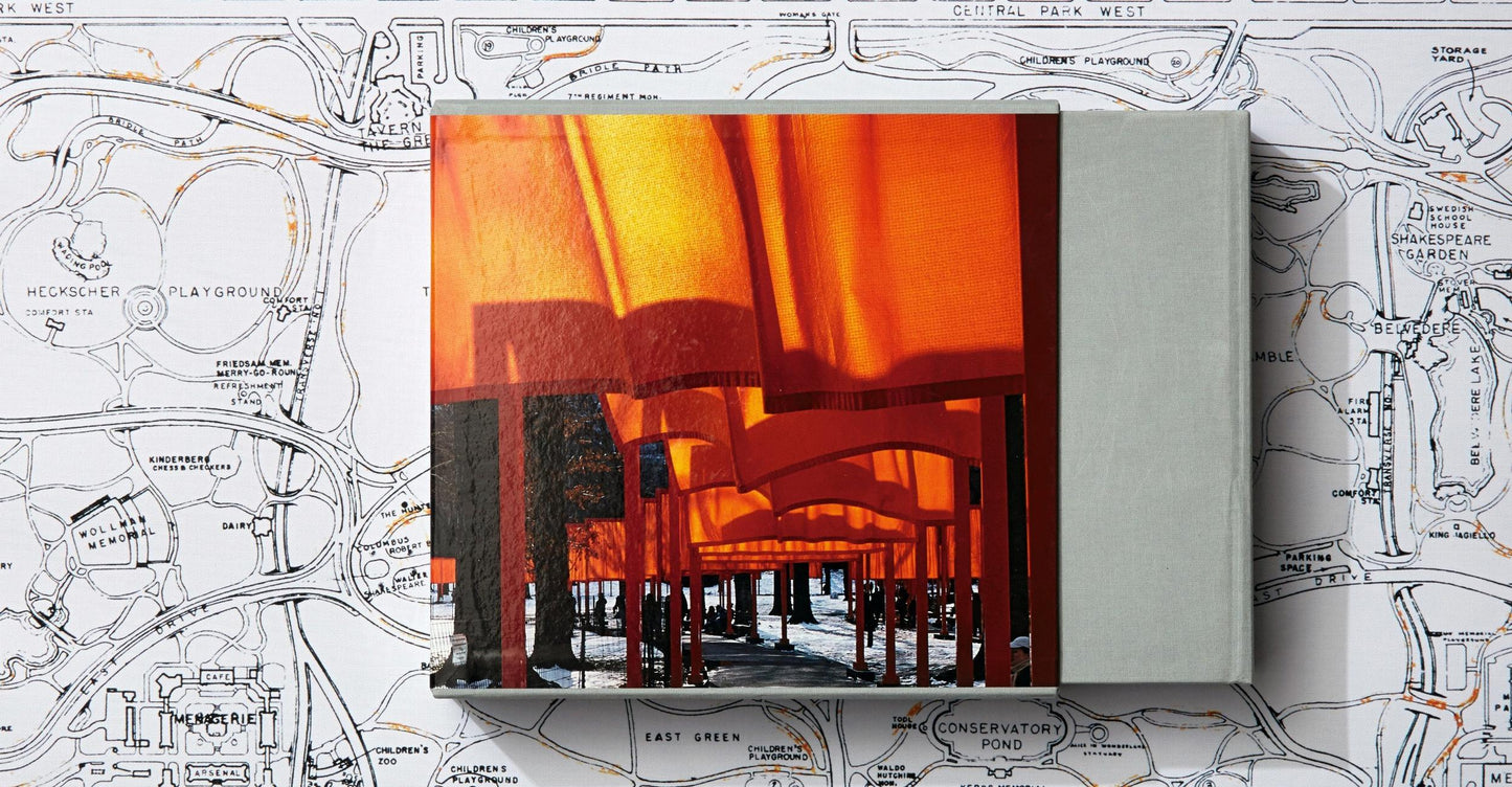 Christo and Jeanne-Claude. The Gates (English) (AP)