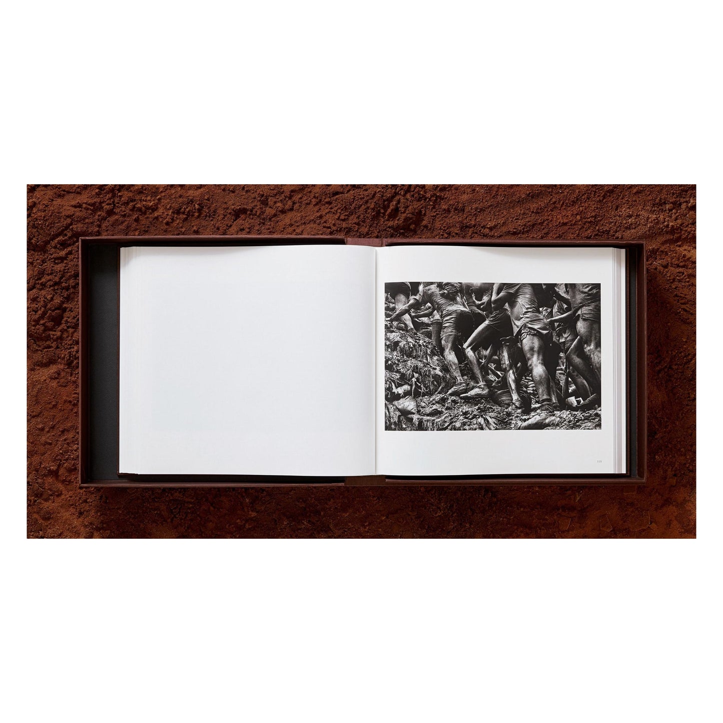 Sebastião Salgado. Gold (English) (AP)