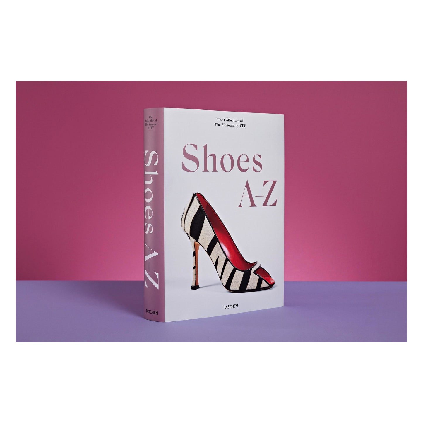 Shoes A–Z. The Collection of The Museum at FIT (German, French, English)