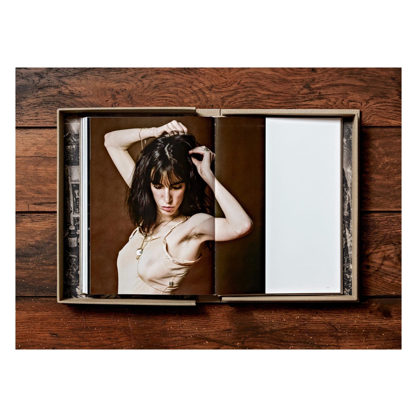 Lynn Goldsmith. Patti Smith. Before Easter After. Art Edition No. 101–200, ‘NYC, 1976’ (English) (AP)