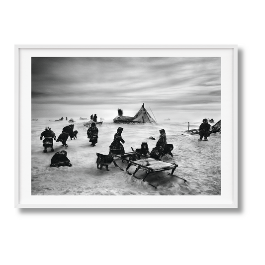 Sebastião Salgado. GENESIS, Art Edition No. 101–200 ‘North of the Ob River, Yamal Peninsula, Siberia, Russia’ (English) (AP)
