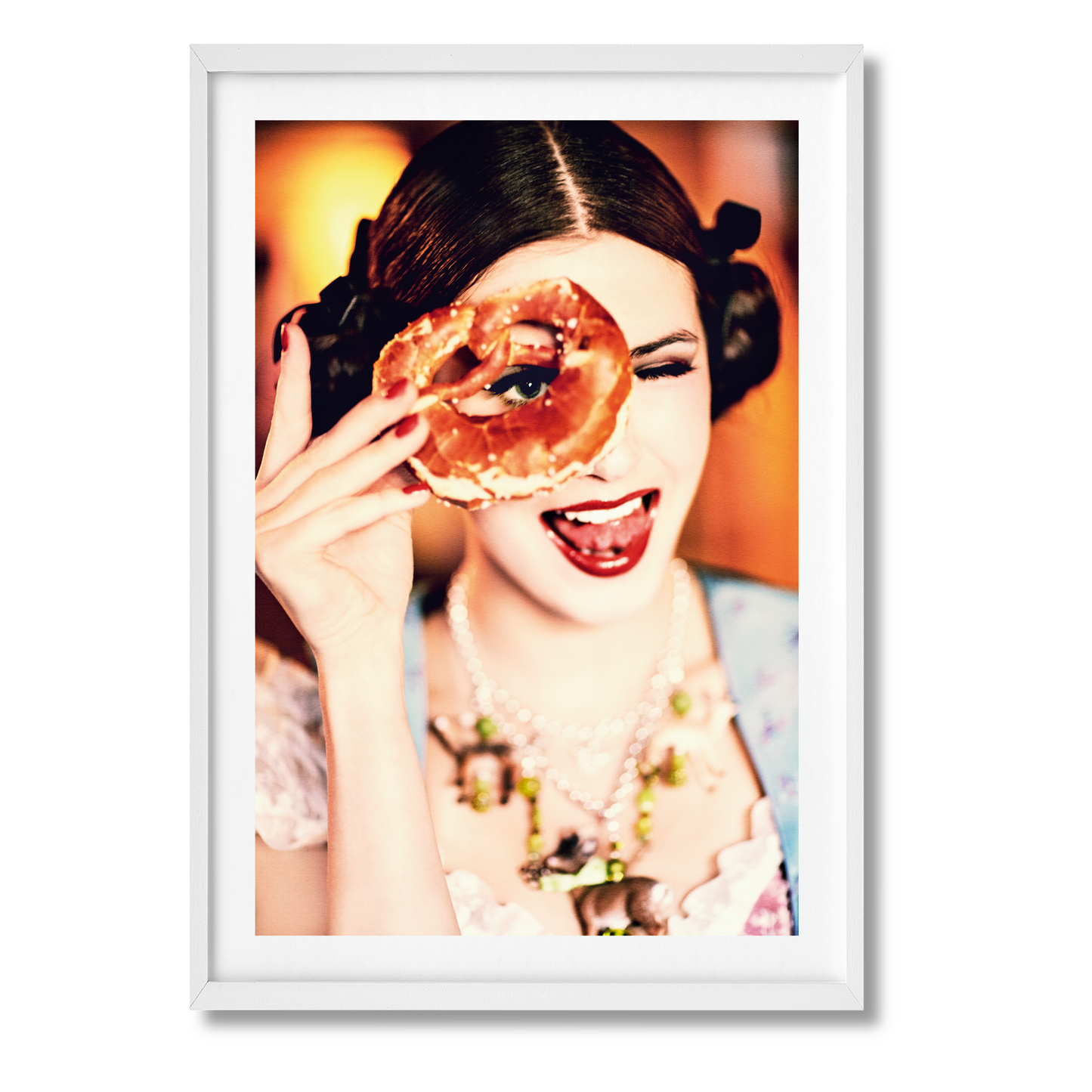 Ellen von Unwerth. Heimat. Art Edition No. 201–300 ‘Spy Device’ (German, French, English)