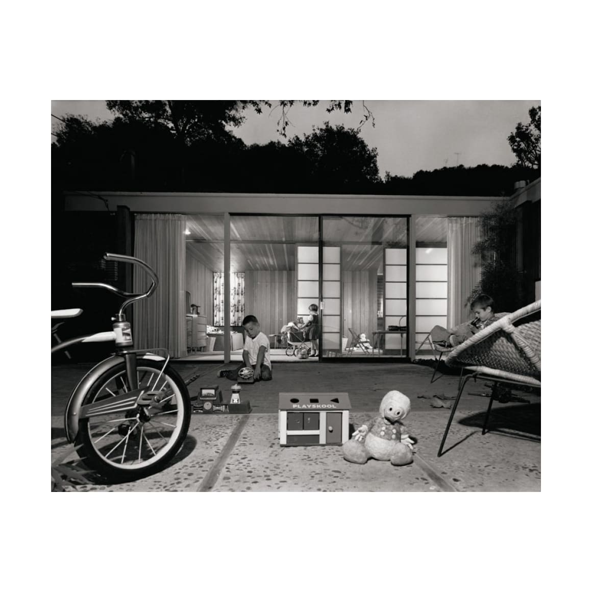 Julius Shulman. 'Skinner, Skinner House'
