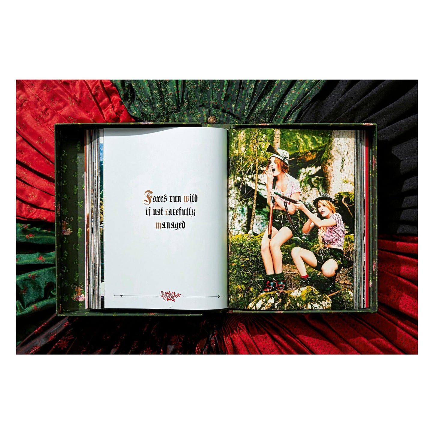 Ellen von Unwerth. Heimat, Art Edition No. 1–100 ‘Tête-à-tête’ (German, French, English) (AP)