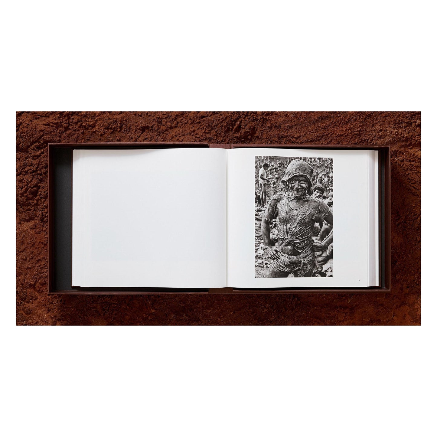 Sebastião Salgado. Gold (English) (AP)