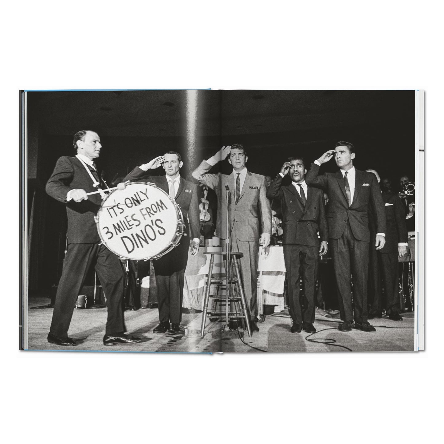 Gay Talese. Phil Stern. Frank Sinatra Has a Cold (English)