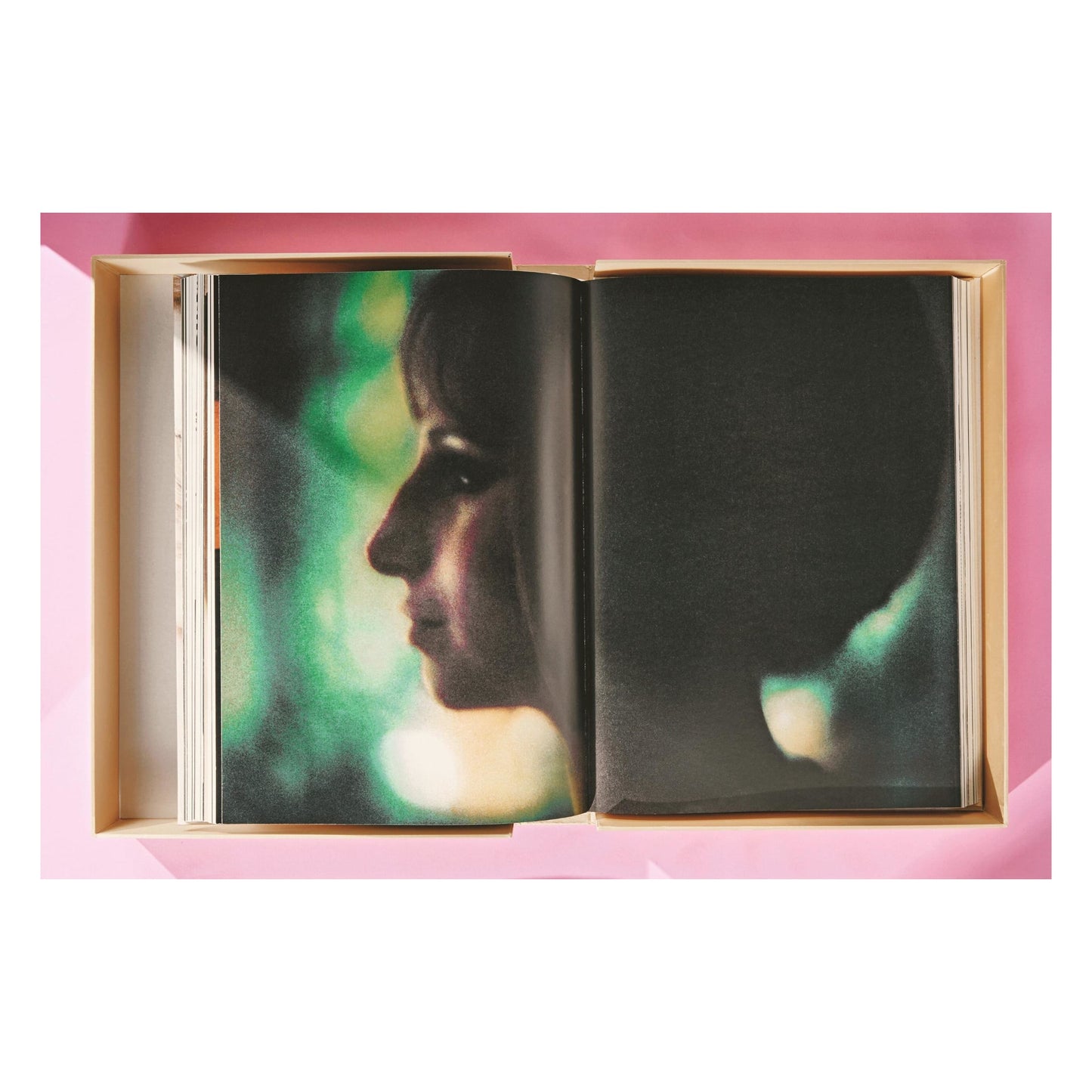 Barbra Streisand. Art Edition No. 101–200, Lawrence Schiller ‘Streisand En Route To London’ (German, French, English)
