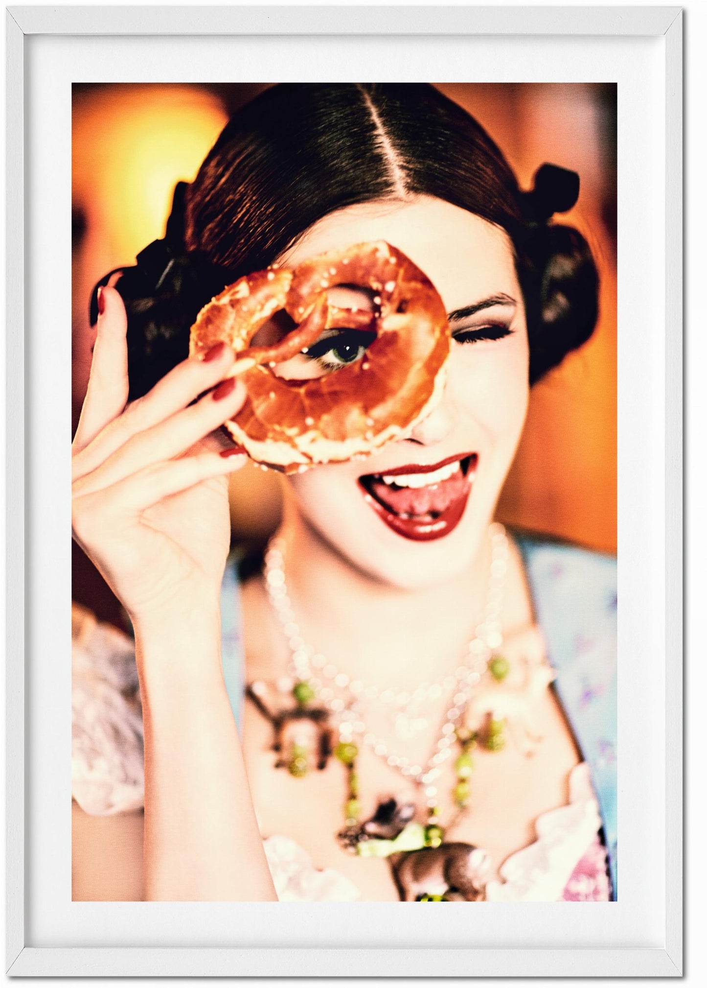 Ellen von Unwerth. Heimat. Art Edition No. 201–300 ‘Spy Device’ (German, French, English)