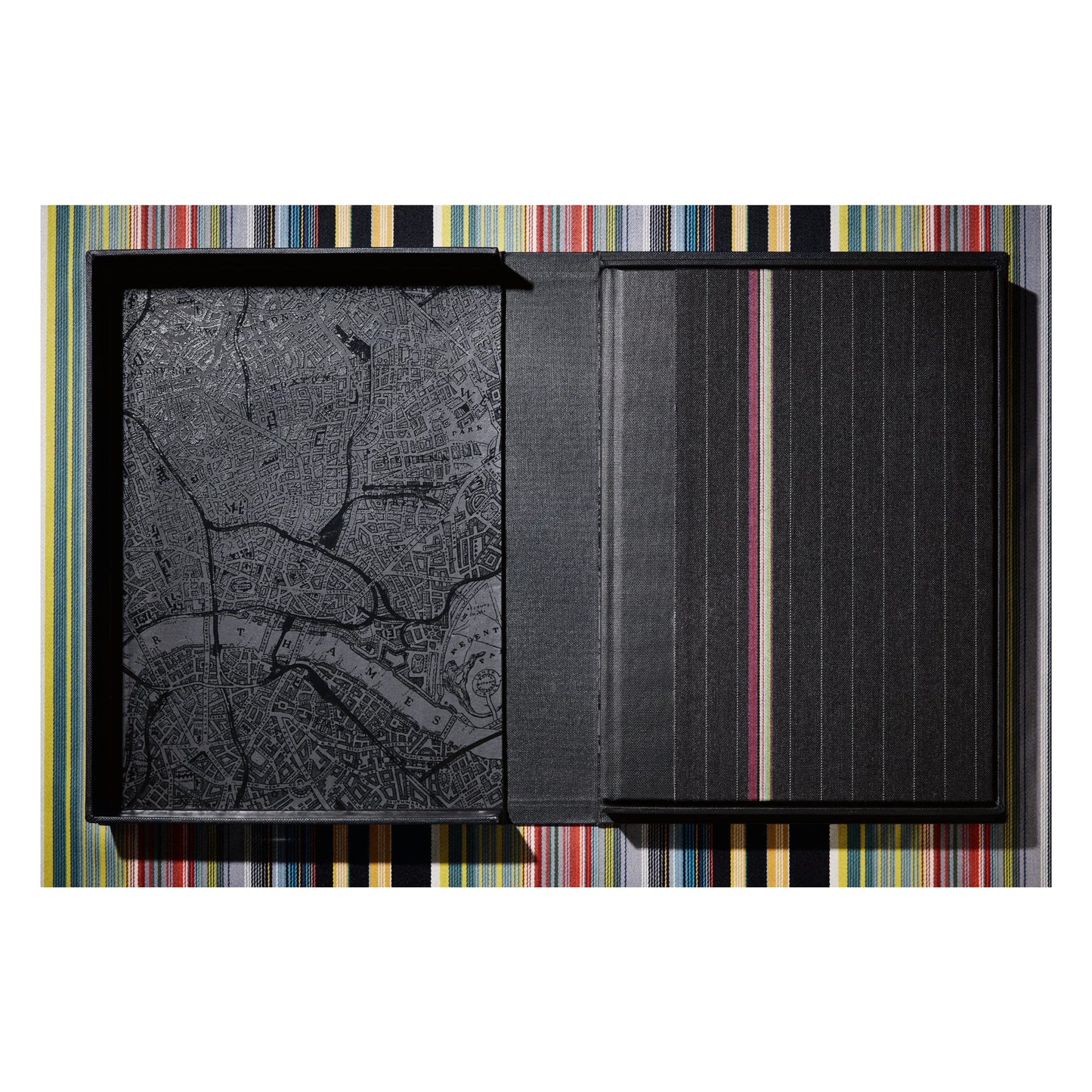 London. Portrait of a City, Paul Smith Edition No. 1–500 ‘Piccadilly Circus’ (German, French, English)