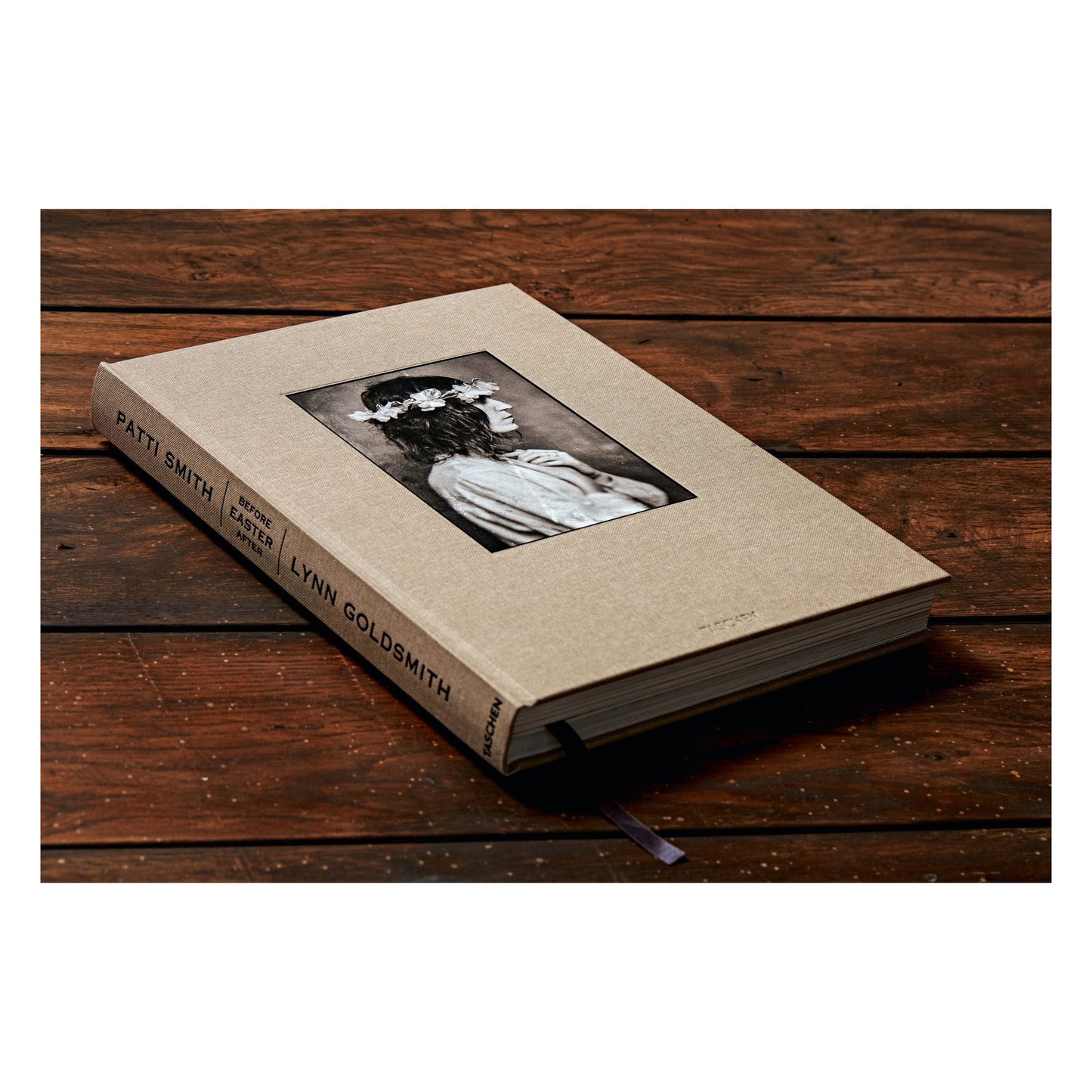 Lynn Goldsmith. Patti Smith. Before Easter After (English) (AP)
