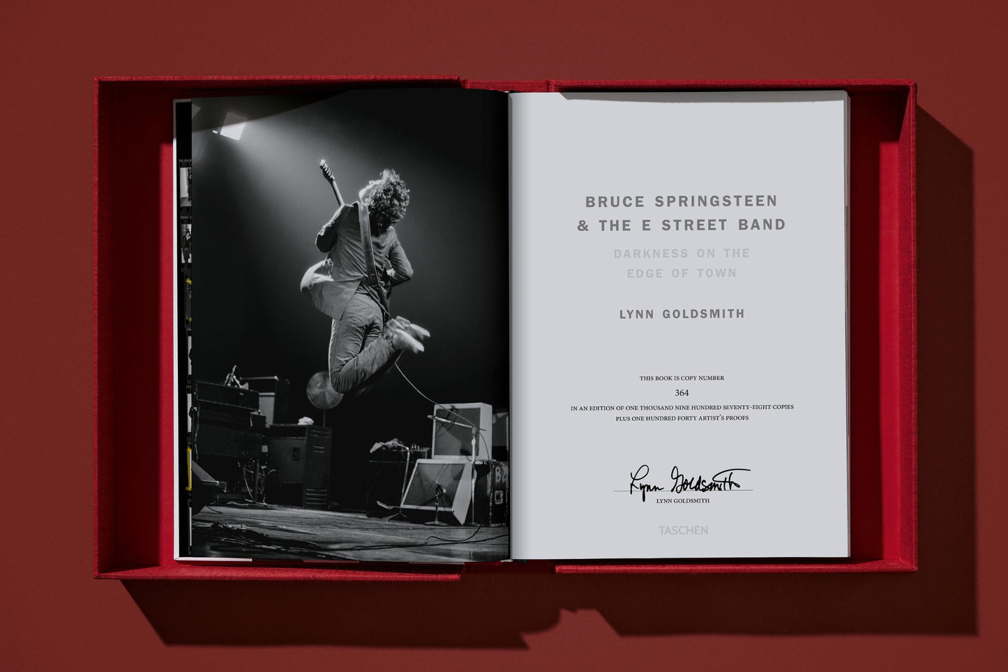 Lynn Goldsmith. Bruce Springsteen & The E Street Band. Art Edition No. 1–100 ‘Bruce, Studio Portrait, 1978’ (German, French, English) (SA)