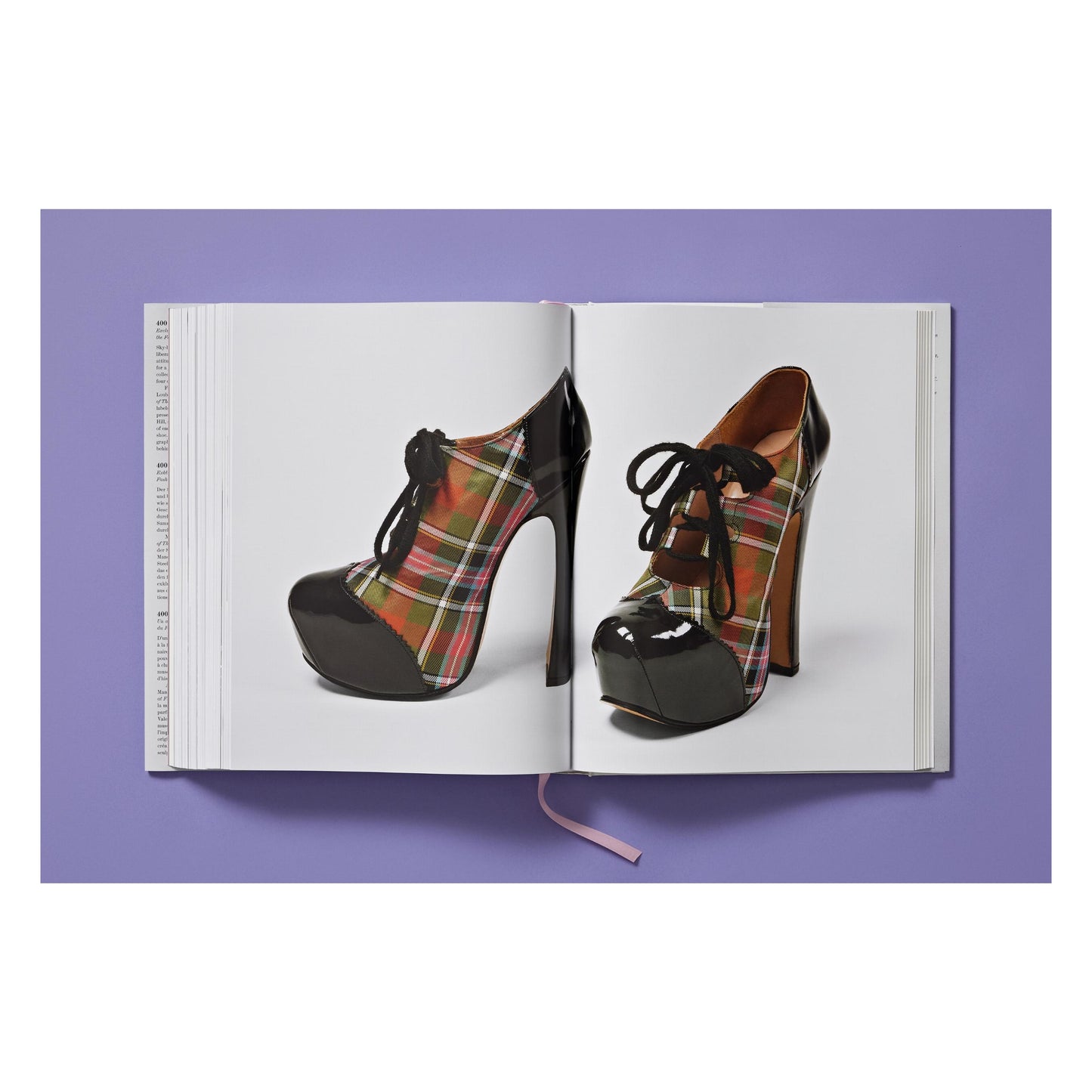 Shoes A–Z. The Collection of The Museum at FIT (German, French, English) (FFE)