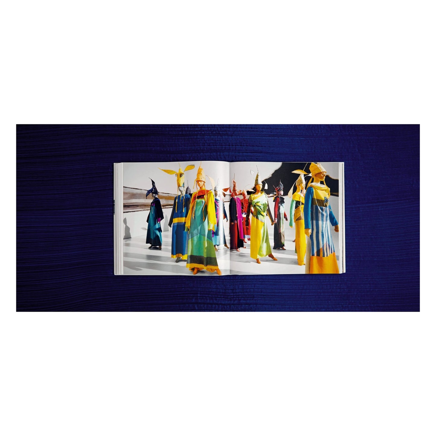 Issey Miyake (English, Japanese)